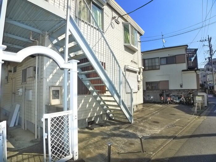 物件外観写真5　(駐輪場)