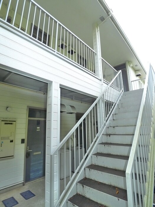 物件外観写真4　(エントランス部分)