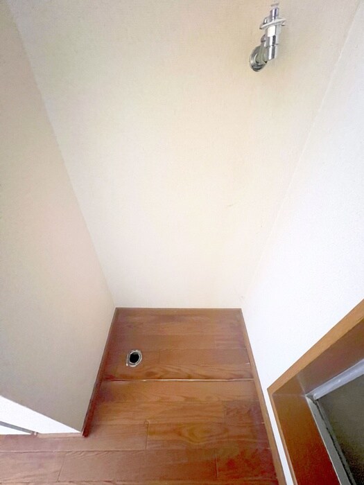 物件内観写真12　(洗濯機置場)