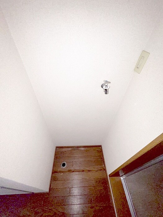 物件内観写真12　(洗濯機置場)