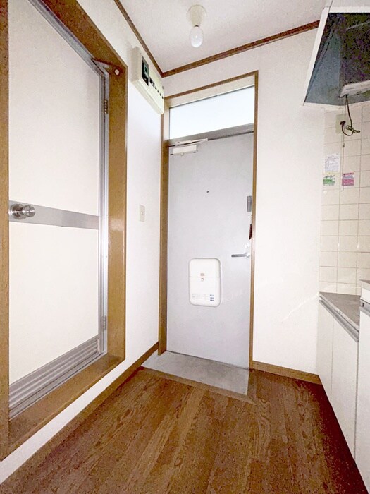 物件内観写真17　(玄関)