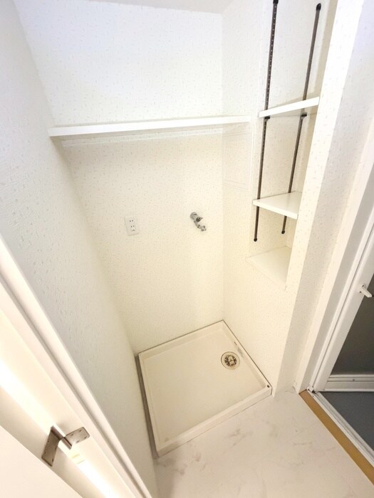 物件内観写真14　(洗濯機置場)