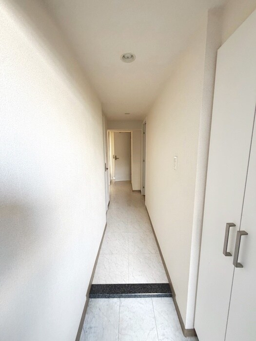 物件内観写真18　(廊下)