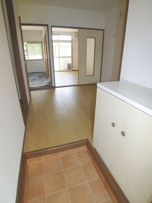 物件内観写真7　(玄関)