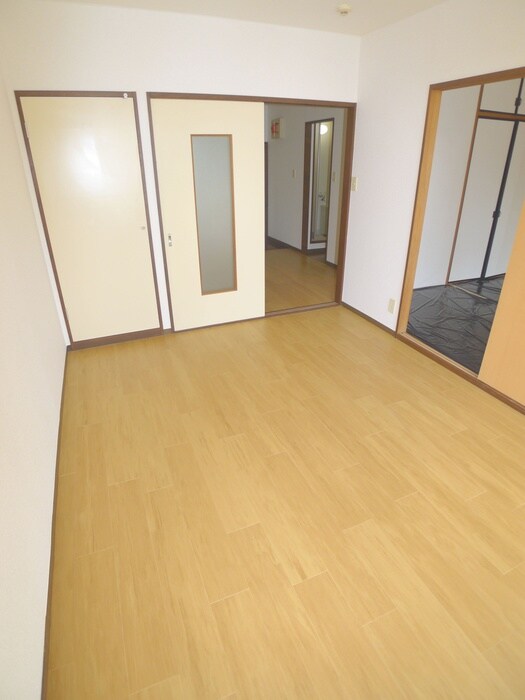 物件内観写真9　(居室)