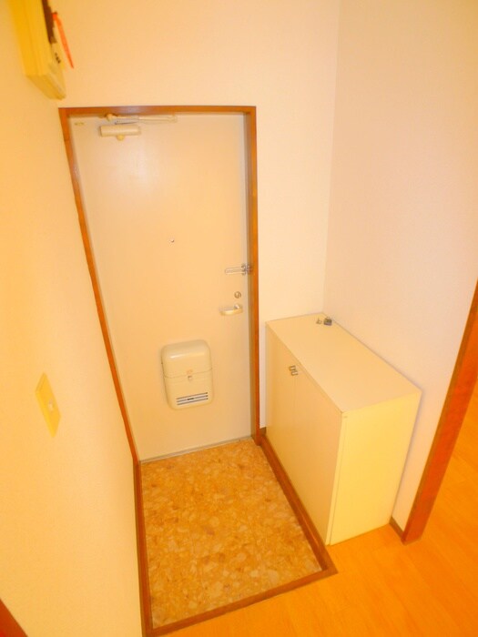 物件内観写真16　(玄関)