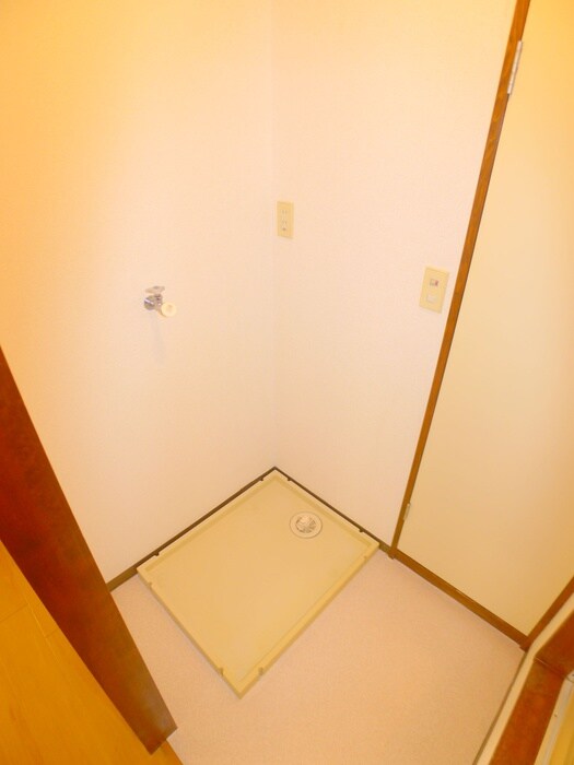 物件内観写真19　(洗濯機置場)