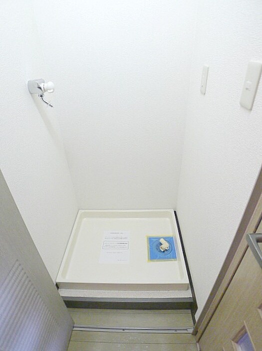 物件内観写真17　(洗濯機置場)