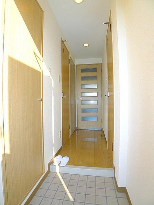 物件内観写真17　(玄関)