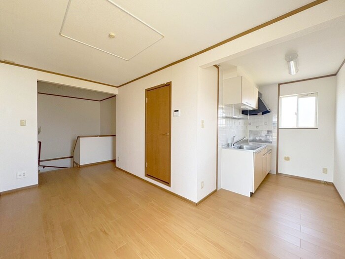 物件内観写真3　(居室)