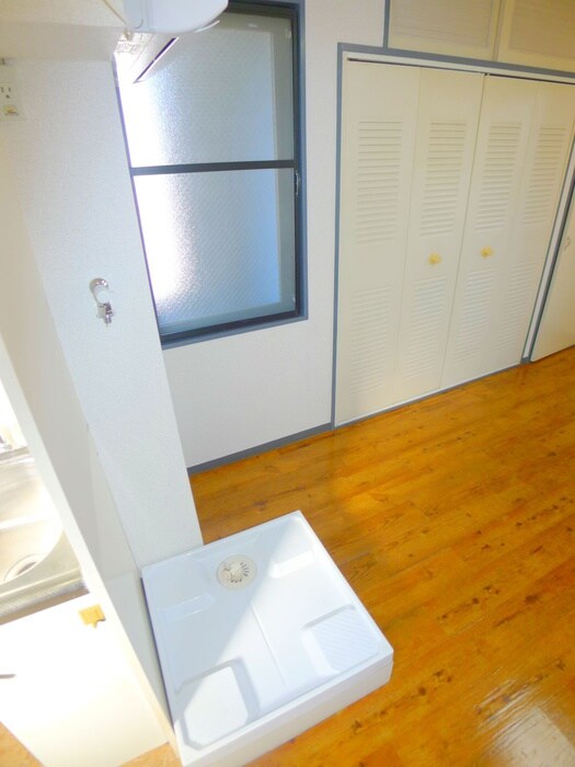 物件内観写真19　(洗濯機置場)