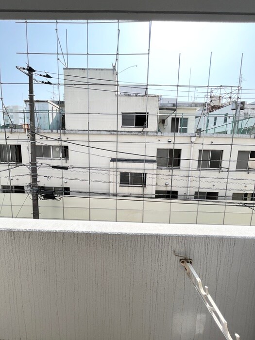 物件内観写真14　(室内からの展望)