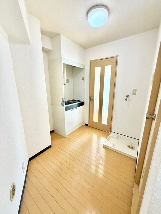 物件内観写真14　(廊下)