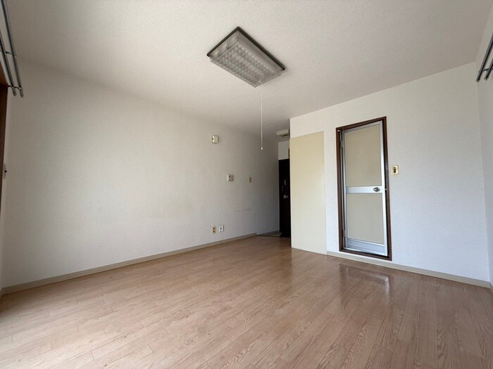 スカイハイツ奥沢(305)の居室