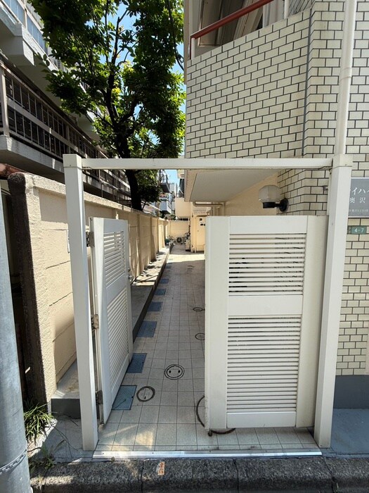 スカイハイツ奥沢(305)のエントランス部分