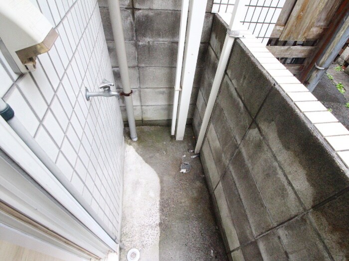 物件内観写真10　(洗濯機置場)