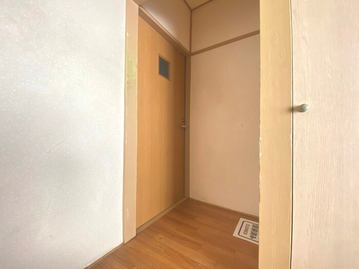 物件内観写真15　(玄関)