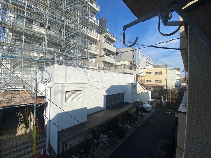 物件内観写真16　(室内からの展望)