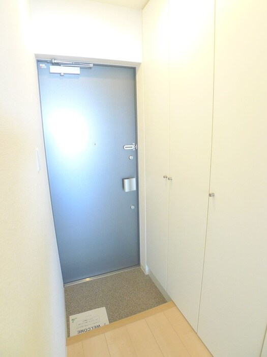 物件内観写真16　(玄関)