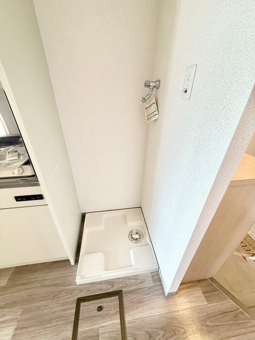 物件内観写真16　(洗濯機置場)