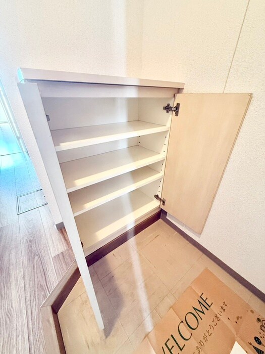 物件内観写真18　(靴箱)