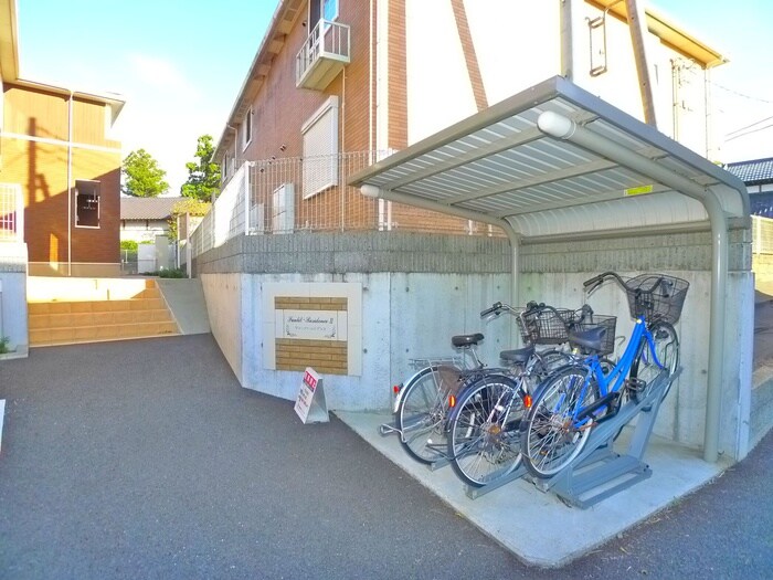 物件外観写真3　(駐輪場)