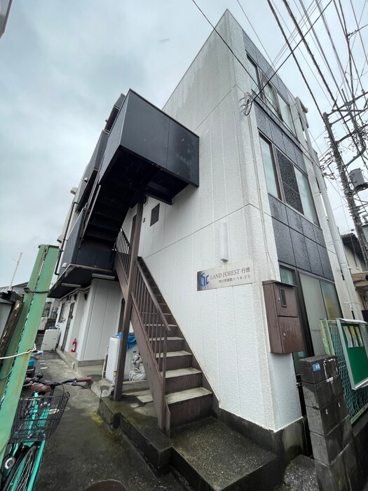 物件外観写真4　(エントランス部分)