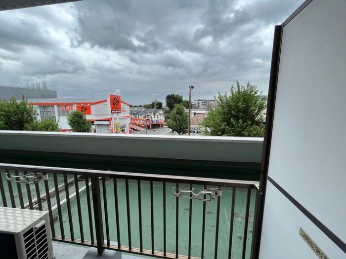 物件内観写真17　(室内からの展望)