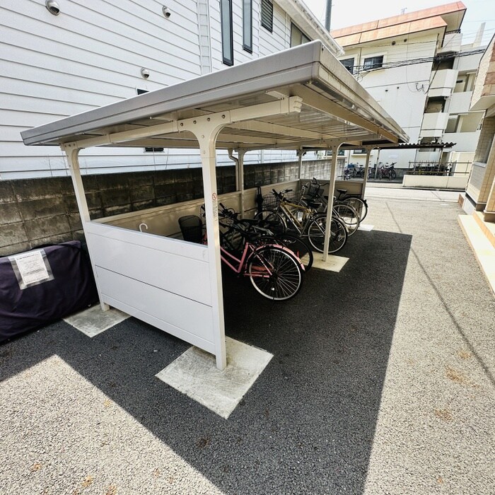 物件外観写真3　(駐輪場)
