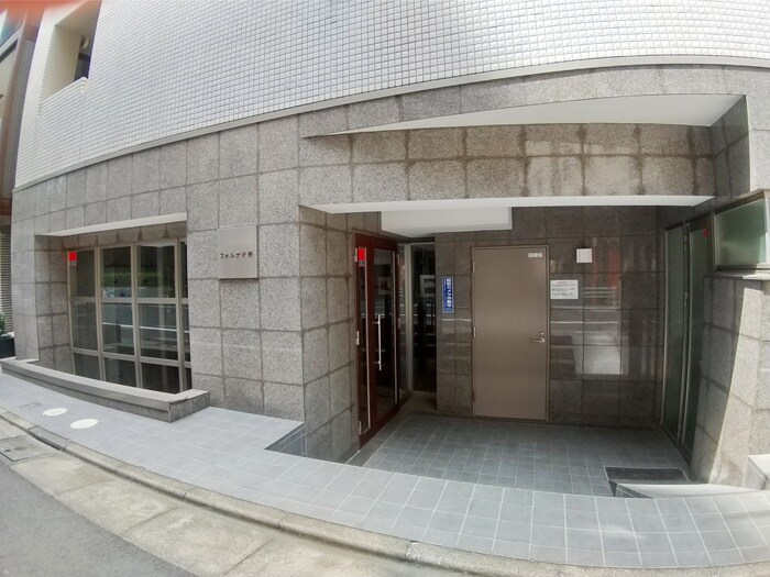 物件外観写真5　(エントランス部分)