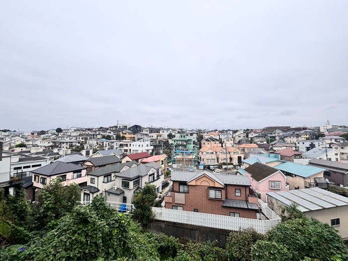 物件内観写真14　(室内からの展望)