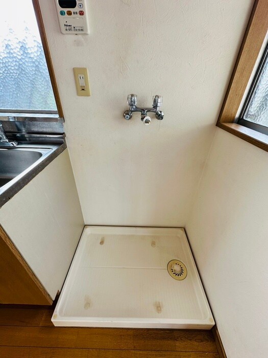 物件内観写真17　(洗濯機置場)