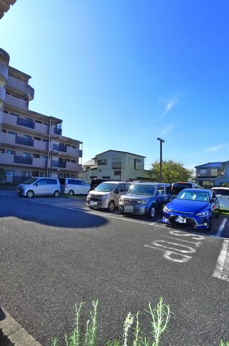 物件外観写真5　(駐車場)