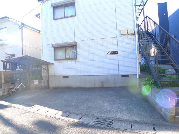 物件外観写真3　(駐車場)