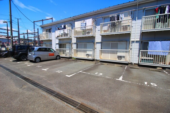 物件外観写真3　(駐車場)