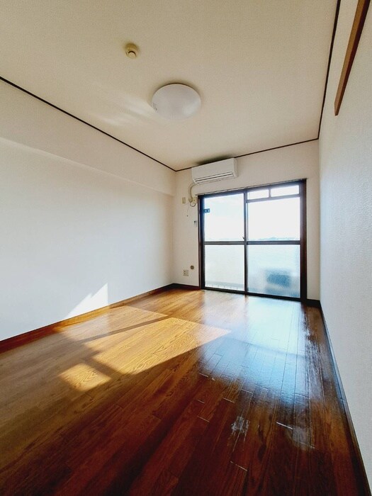 物件内観写真8　(居室)