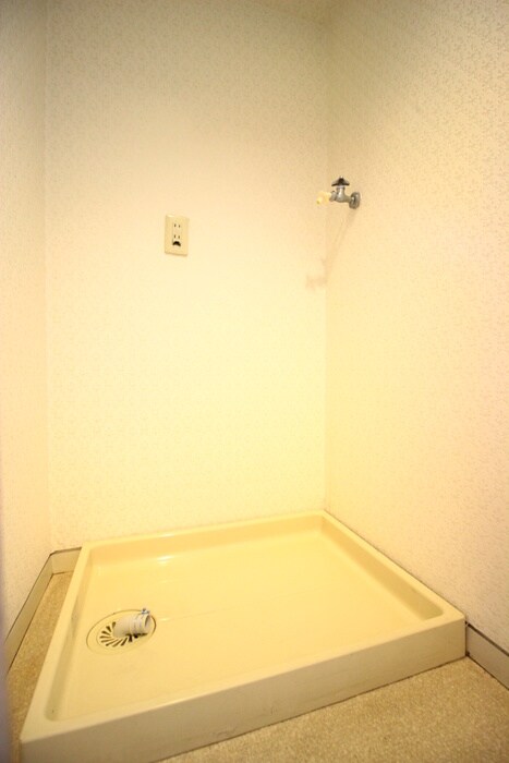 物件内観写真10　(洗濯機置場)