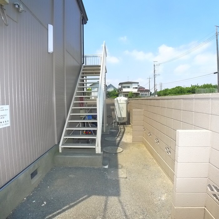 物件外観写真5　(エントランス部分)