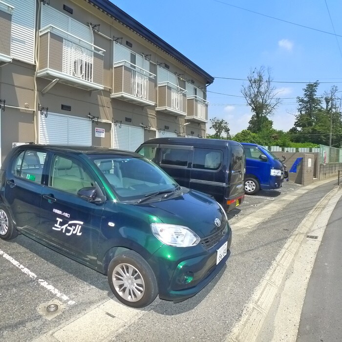 物件外観写真6　(駐車場)