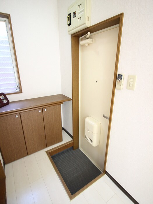 物件内観写真20　(玄関)