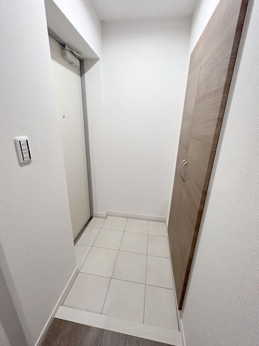 物件内観写真7　(玄関)