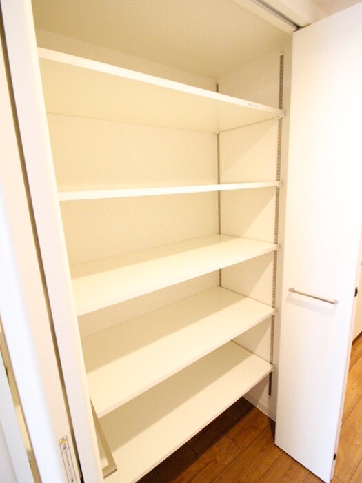 物件内観写真10　(収納)