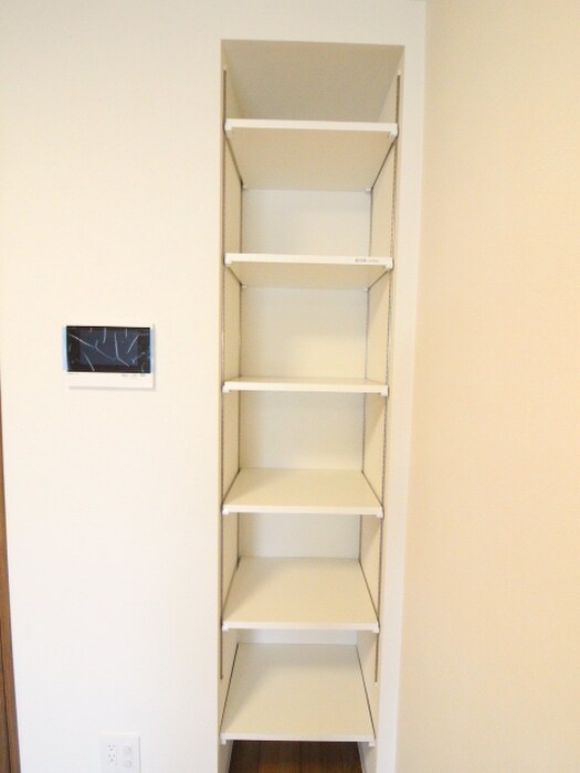 物件内観写真12　(収納)