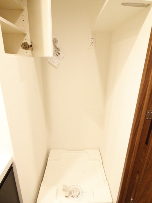 物件内観写真14　(洗濯機置場)