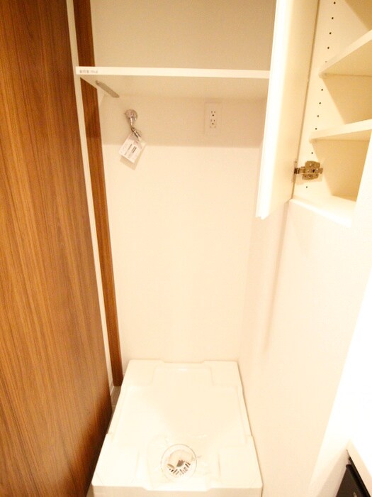 物件内観写真14　(洗濯機置場)