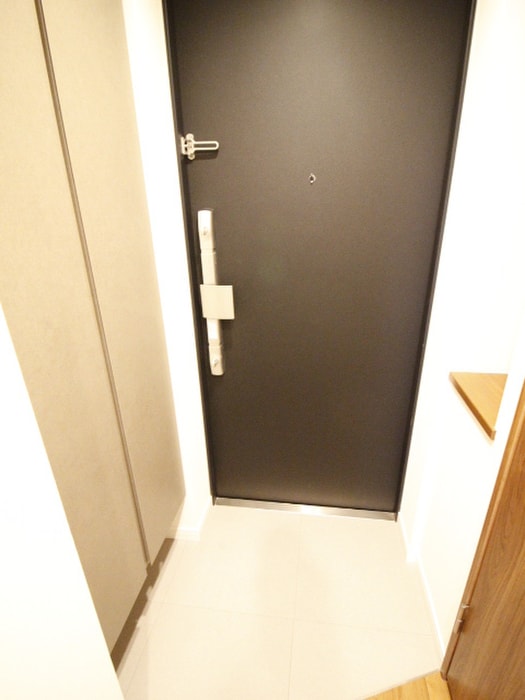 物件内観写真16　(玄関)