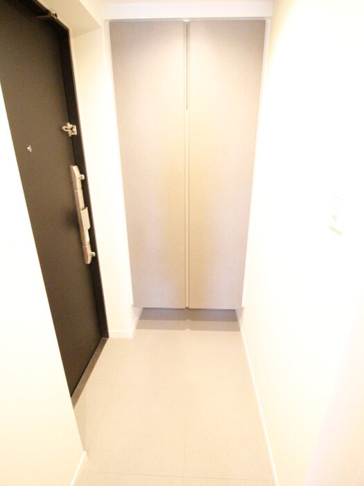 物件内観写真16　(玄関)