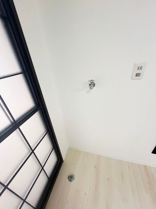 物件内観写真14　(洗濯機置場)