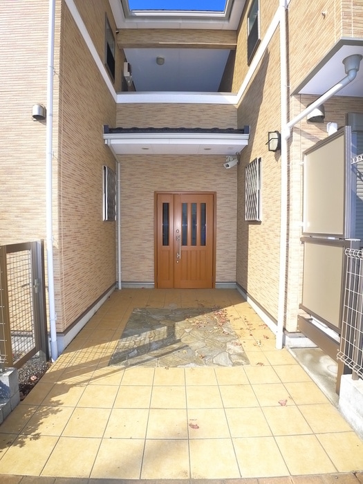 物件外観写真5　(エントランス部分)