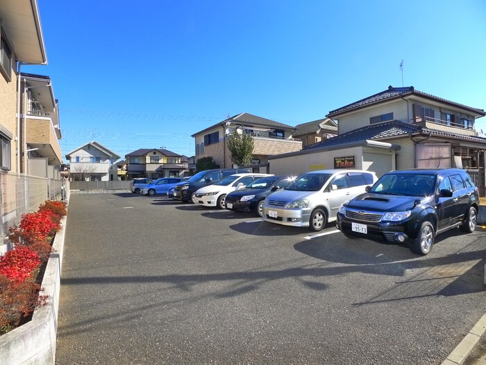 物件外観写真6　(駐車場)